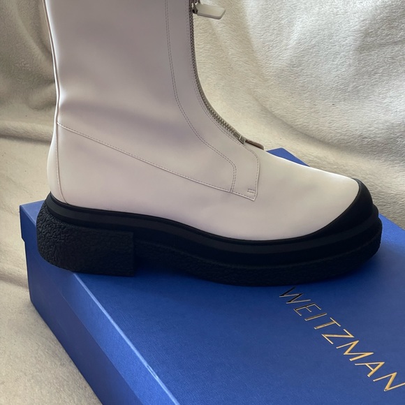 STUART WEITZMAN WHITE/BLK SHORT BOOTS💝HP - Picture 5 of 9